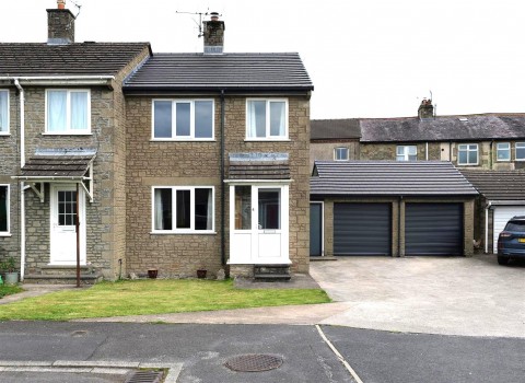 View Full Details for 4 Malt Dubs Close, Ingleton