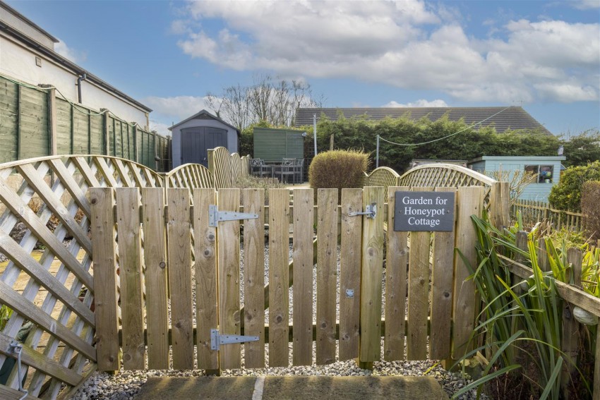 Images for Honeypot Cottage, 3 Police Yard, Bentham