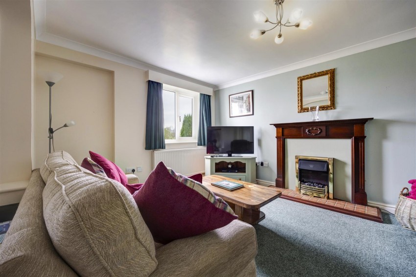 Images for 16 Manor Close, Burton In Lonsdale