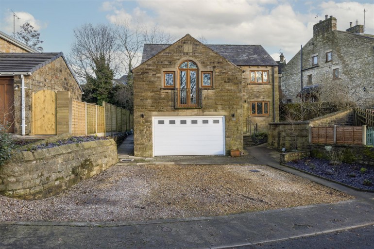 2 Greenfoot Lane, Lower Bentham