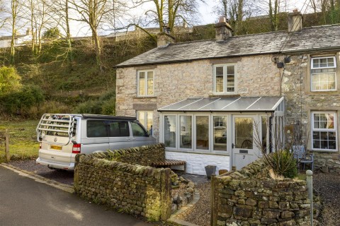 View Full Details for 7 Greta Cottages, Ingleton